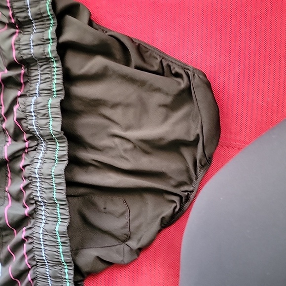 Danskin Now black with multi color stripes exercise shorts size M (8-10) women's - Picture 4 of 6